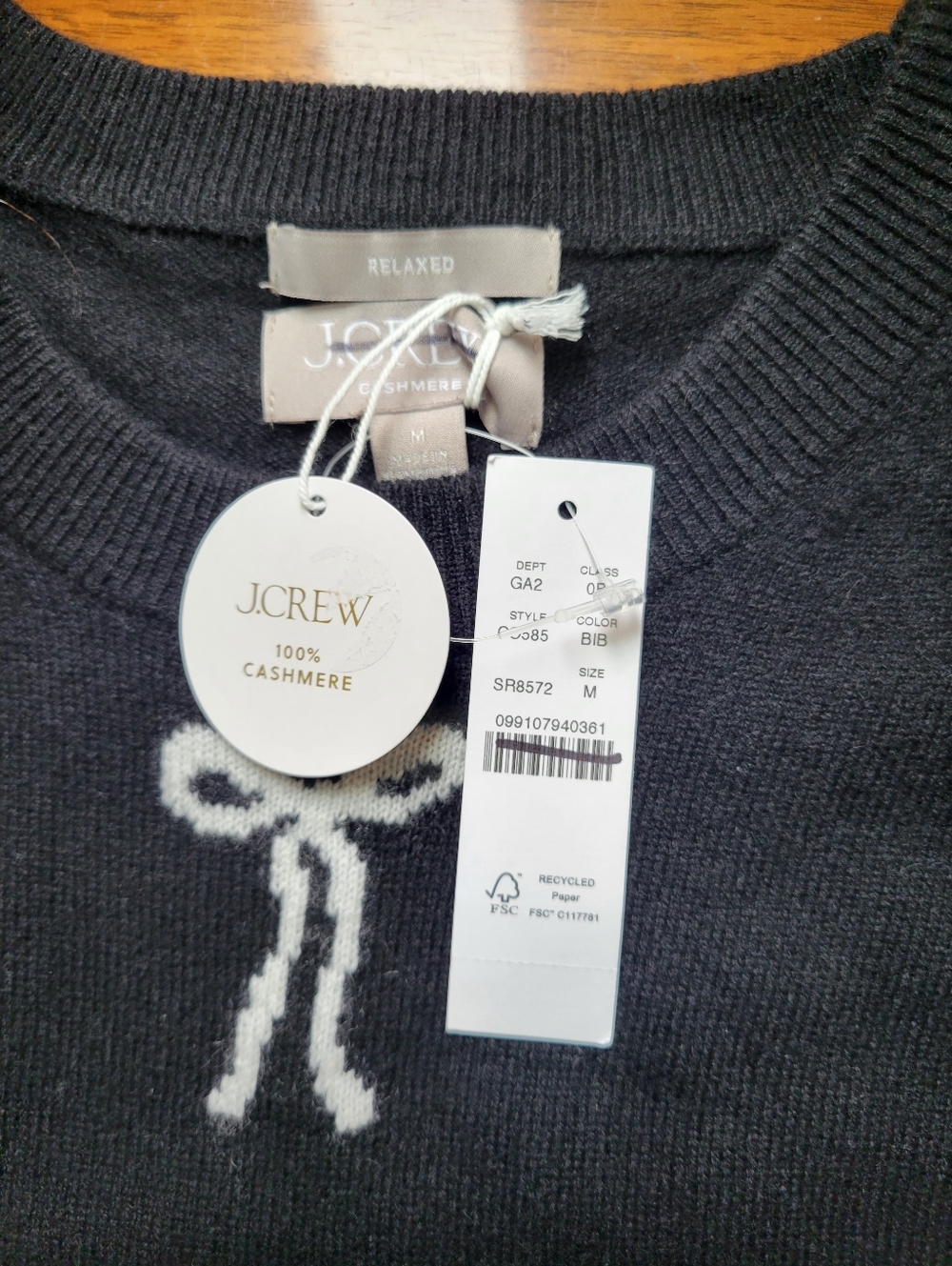 J Crew Perfect cashmere crewneck sweater in bow print CO585 Size M NWT - Picture 7 of 8